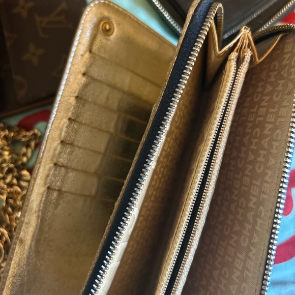 Chanel Wallets - Picture 3 of 8